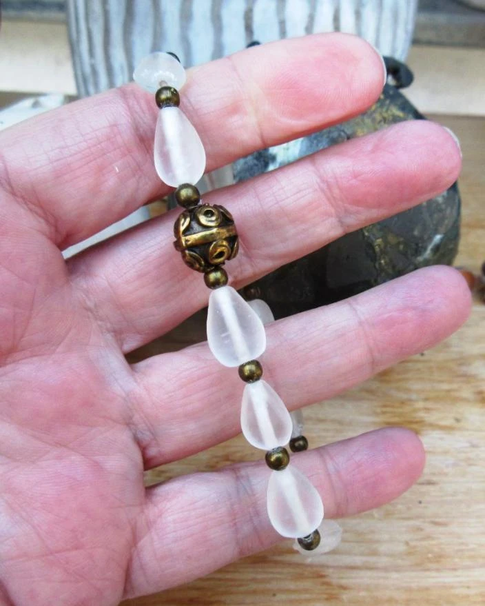 Unisex shabby chic bracelet with glass paste beads.. – photo 2